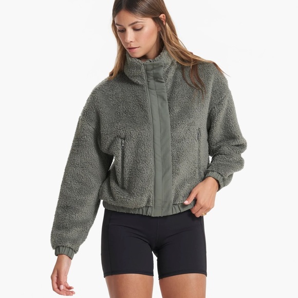 Vuori Olive Teddy Jacket - Picture 4 of 10